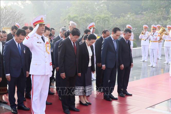 Ch&uacute; th&iacute;ch ảnh