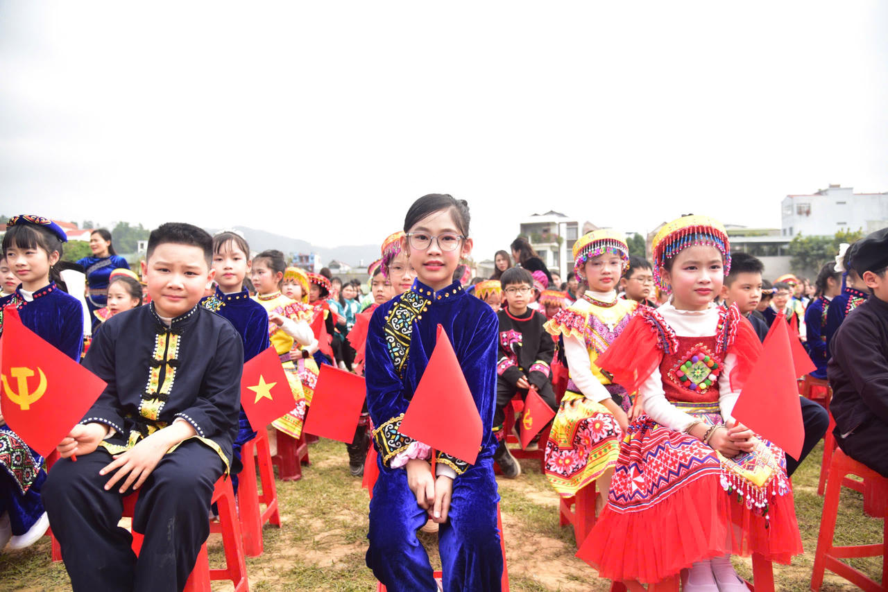 Tổng Bí thư Tô Lâm gặp mặt, nói chuyện với nhân dân các dân tộc tỉnh Cao Bằng