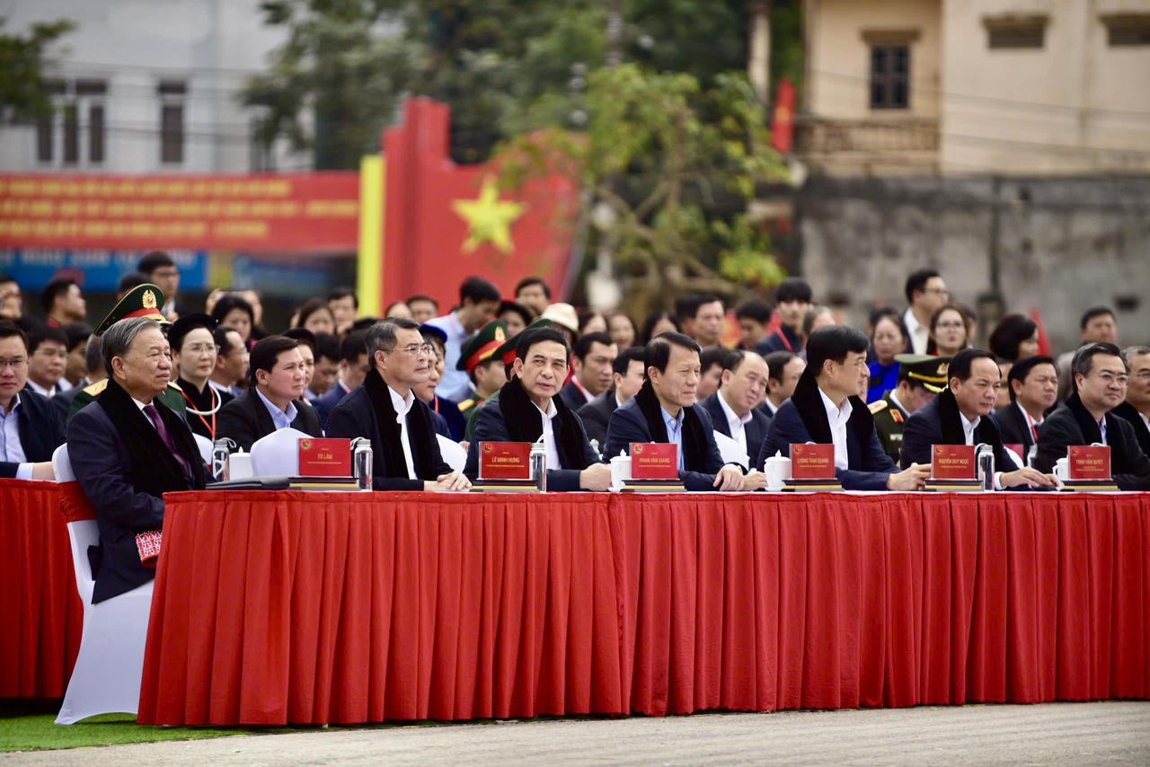 Tổng Bí thư Tô Lâm gặp mặt, nói chuyện với nhân dân các dân tộc tỉnh Cao Bằng