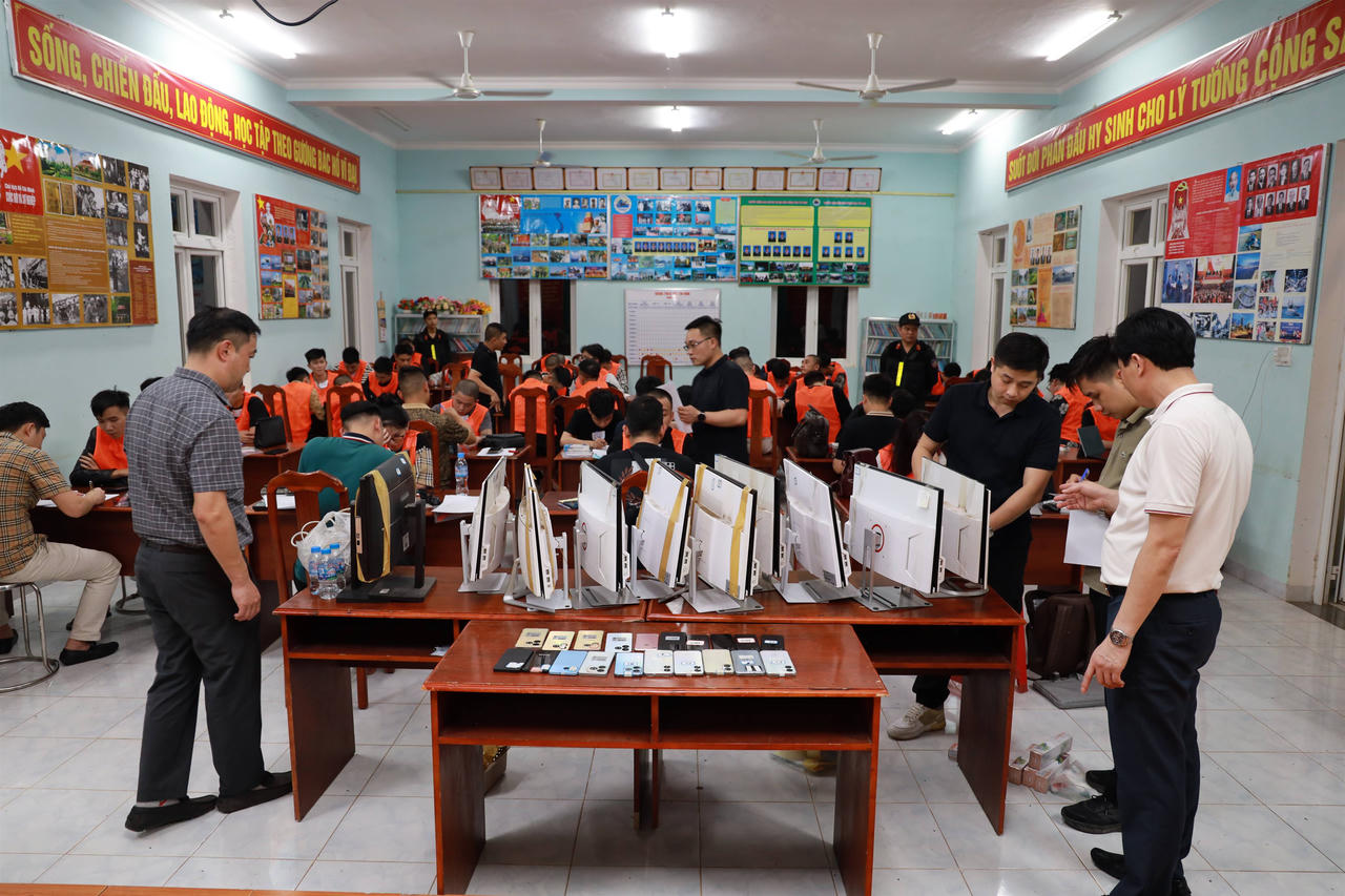 Bắt giữ 47 đối tượng thuộc băng nhóm lừa đảo xuyên quốc gia trong 