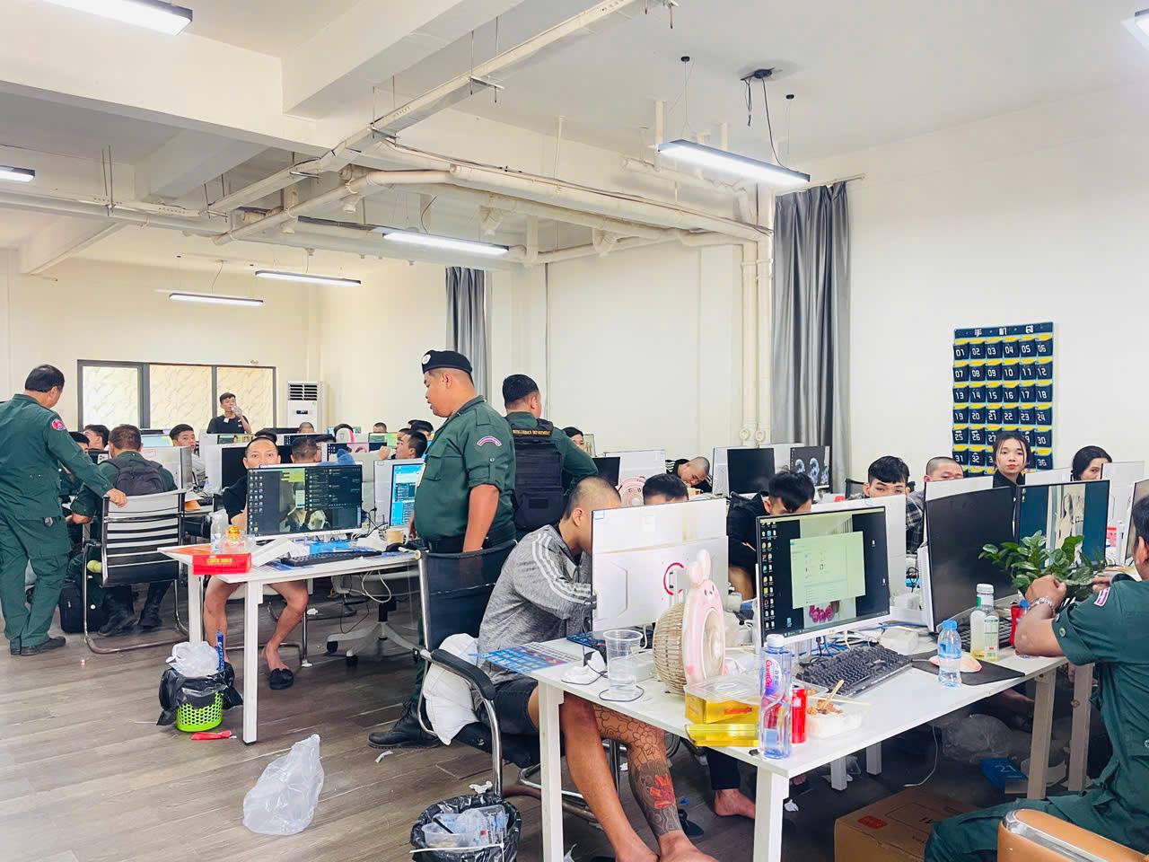 Bắt giữ 47 đối tượng thuộc băng nhóm lừa đảo xuyên quốc gia trong 