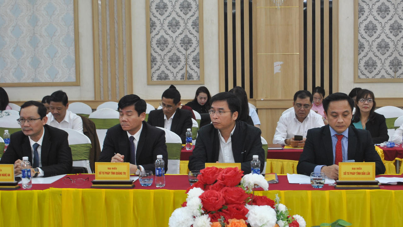 Thứ trưởng Đặng Hoàng Oanh: Thi đua phải thực chất, lấy hiệu quả phục vụ người dân và phát triển địa phương làm thước đo