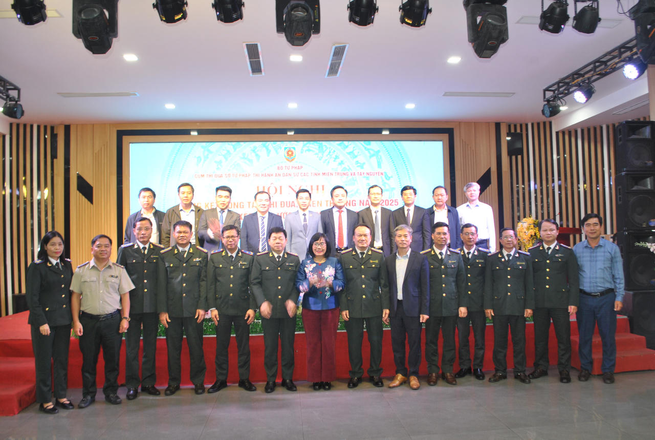 Thứ trưởng Đặng Hoàng Oanh: Thi đua phải thực chất, lấy hiệu quả phục vụ người dân và phát triển địa phương làm thước đo