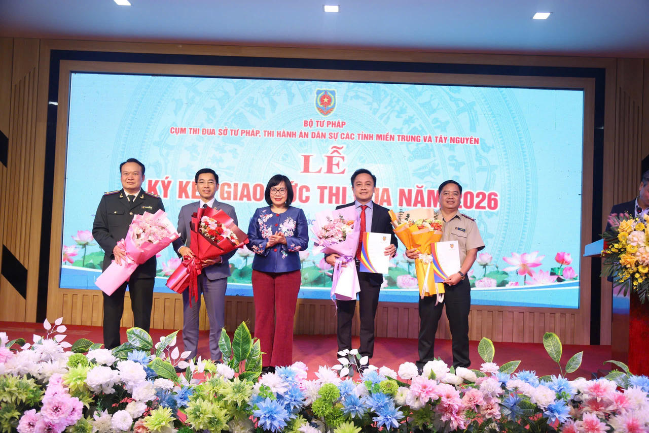 Thứ trưởng Đặng Hoàng Oanh: Thi đua phải thực chất, lấy hiệu quả phục vụ người dân và phát triển địa phương làm thước đo