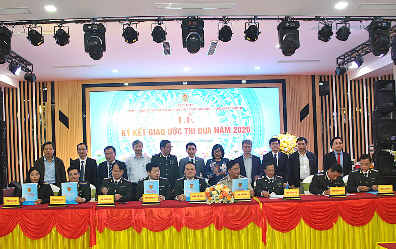 Thứ trưởng Đặng Hoàng Oanh: Thi đua phải thực chất, lấy hiệu quả phục vụ người dân và phát triển địa phương làm thước đo