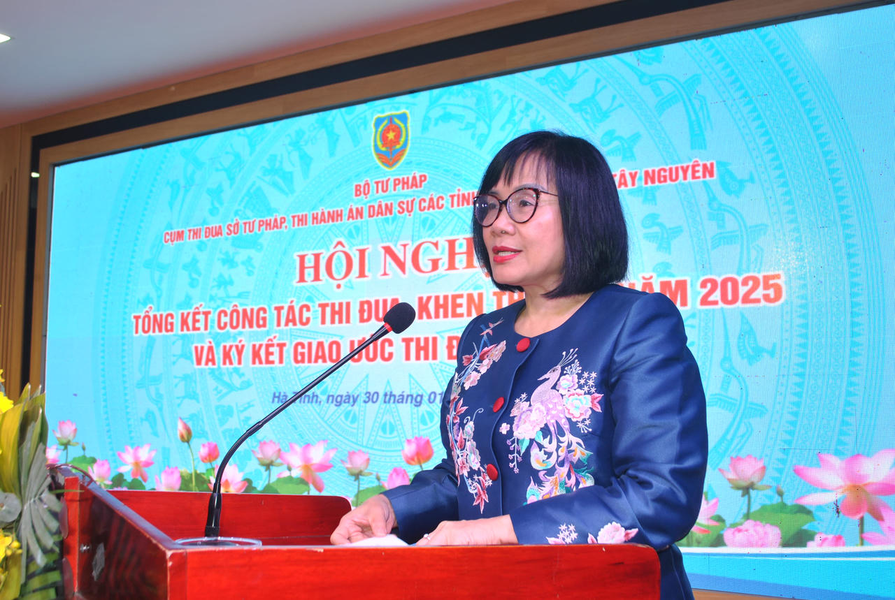 Thứ trưởng Đặng Hoàng Oanh: Thi đua phải thực chất, lấy hiệu quả phục vụ người dân và phát triển địa phương làm thước đo