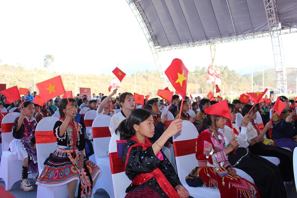 Tổng Bí thư Tô Lâm dự lễ khánh thành Trường nội trú liên cấp Si Pa Phìn