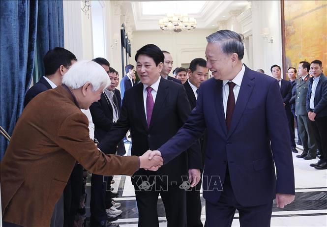 Ch&uacute; th&iacute;ch ảnh