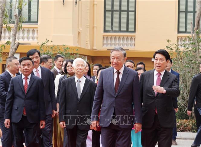 Ch&uacute; th&iacute;ch ảnh