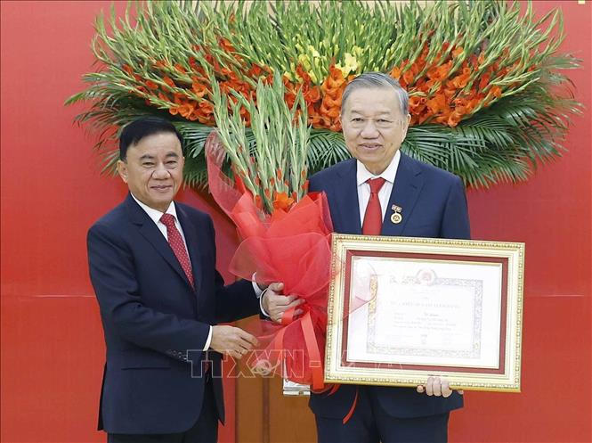 Ch&uacute; th&iacute;ch ảnh