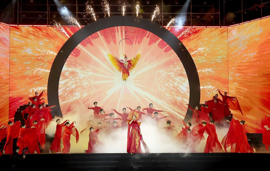 Chương trình nghệ thuật đặc biệt “Đón ánh bình minh”: Niềm tin, sự đồng thuận của Đảng bộ, chính quyền và Nhân dân Ninh Bình đối với các quyết sách của Đại hội XIV