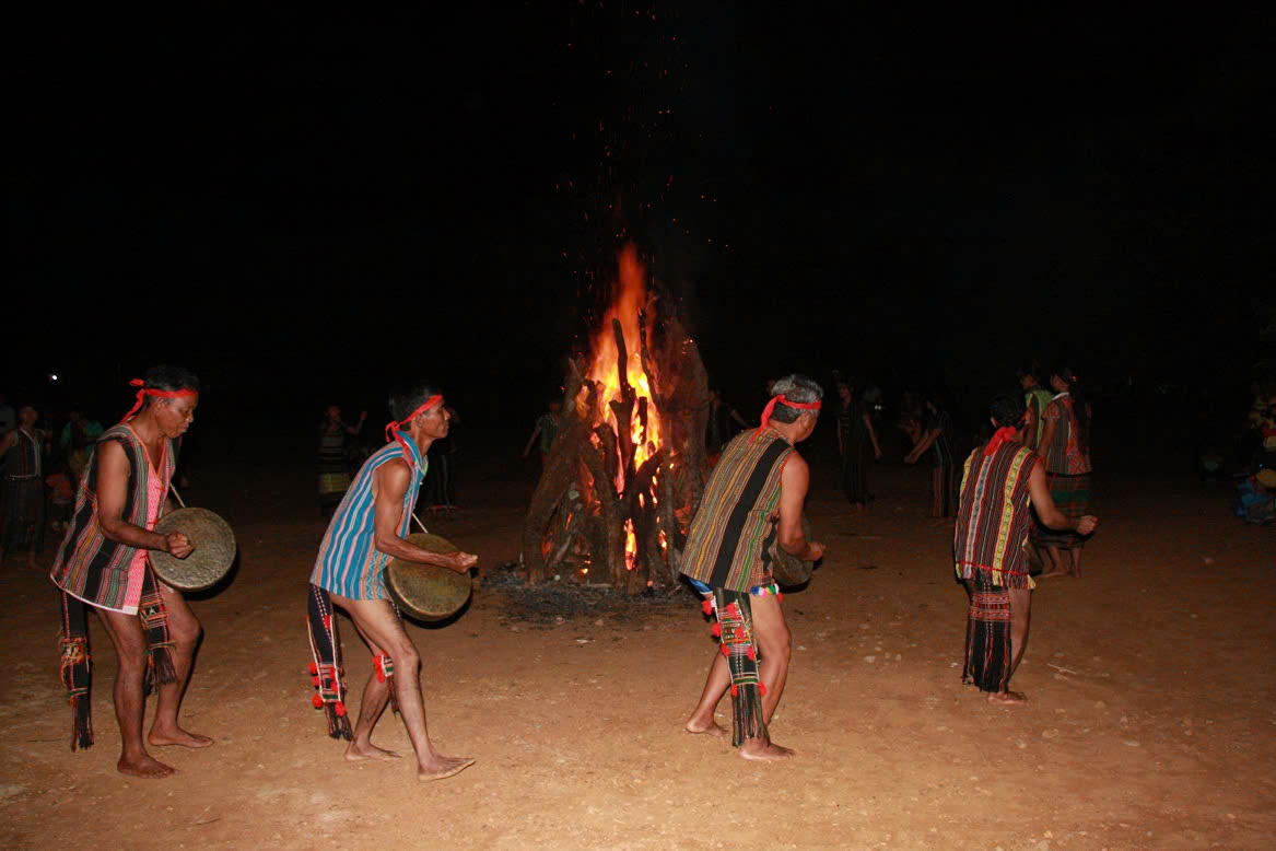 Xuân ấm trên quê hương Bom Bo anh hùng