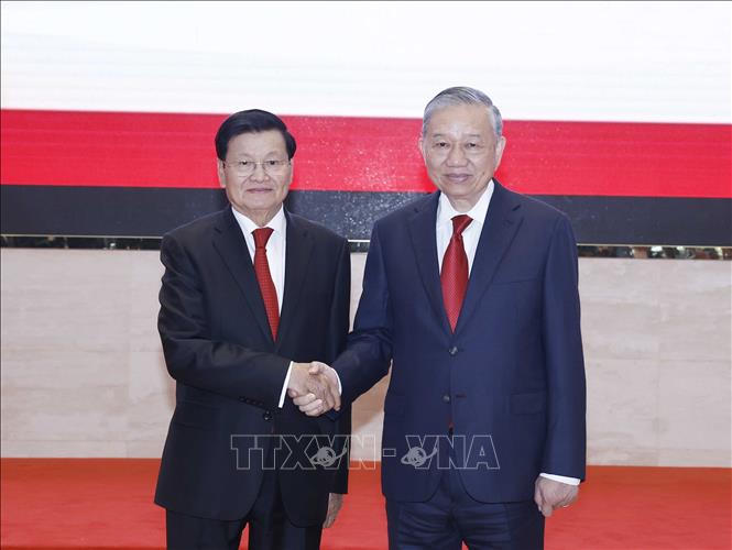 Ch&uacute; th&iacute;ch ảnh