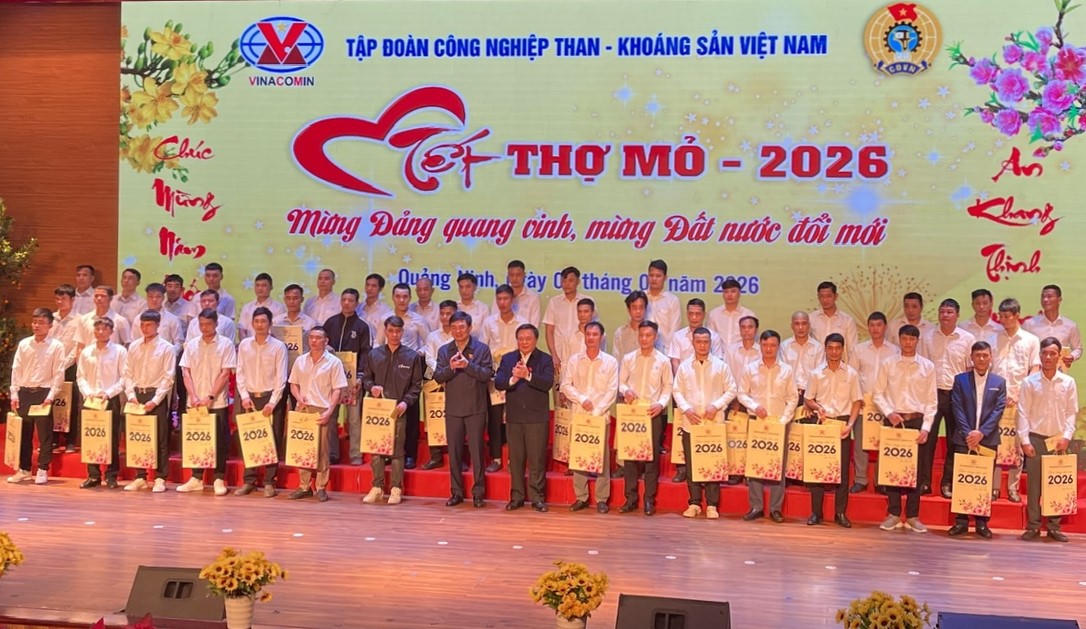 Lần đầu tiên TKV tổ chức trực tiếp và kết nối trực tuyến Chương trình Tết thợ mỏ tại Quảng Ninh