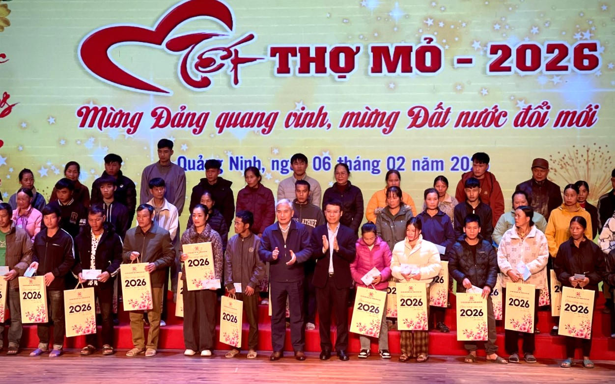 Lần đầu tiên TKV tổ chức trực tiếp và kết nối trực tuyến Chương trình Tết thợ mỏ tại Quảng Ninh