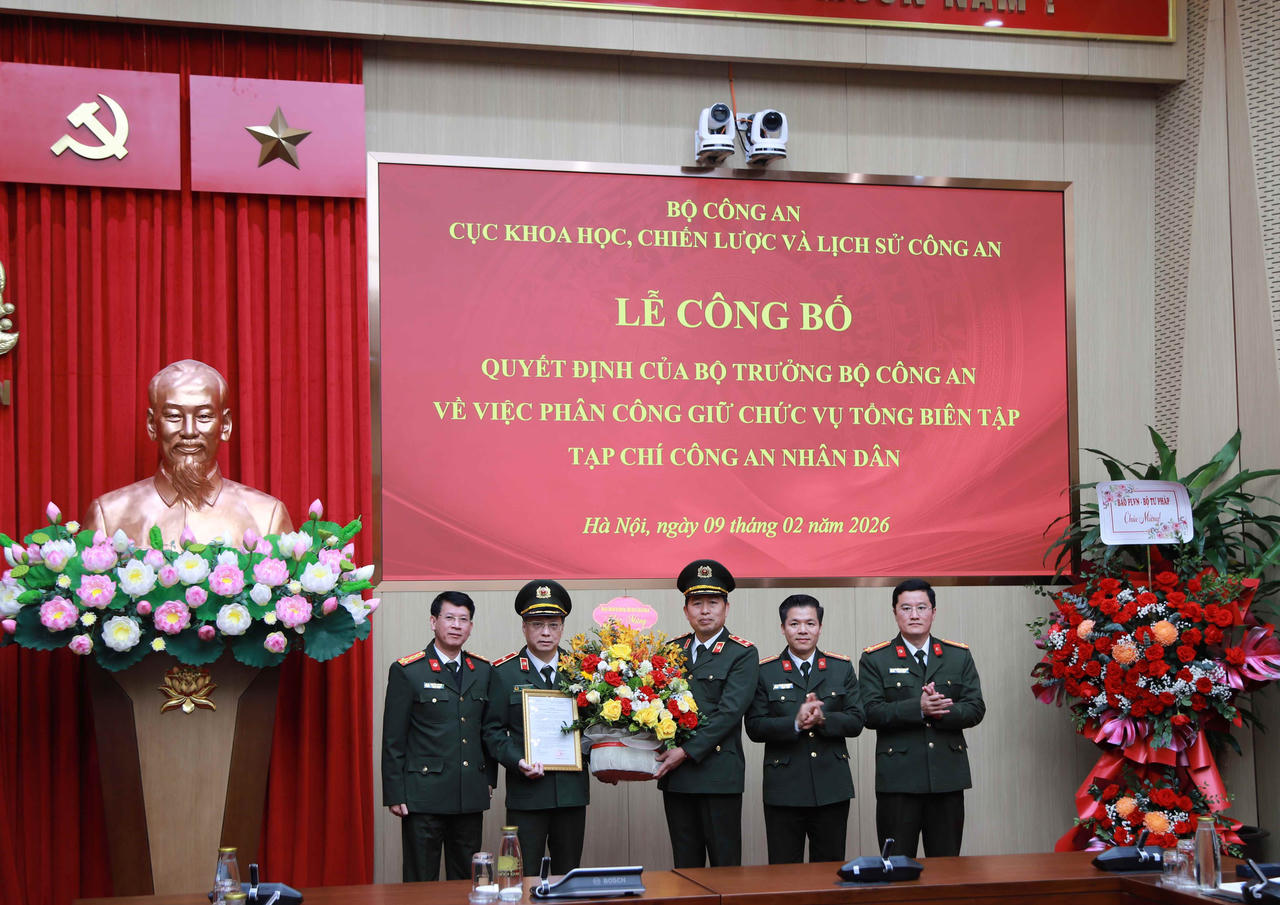 Thiếu tướng Phạm Khải được phân công kiêm nhiệm chức vụ Tổng biên tập Tạp chí CAND