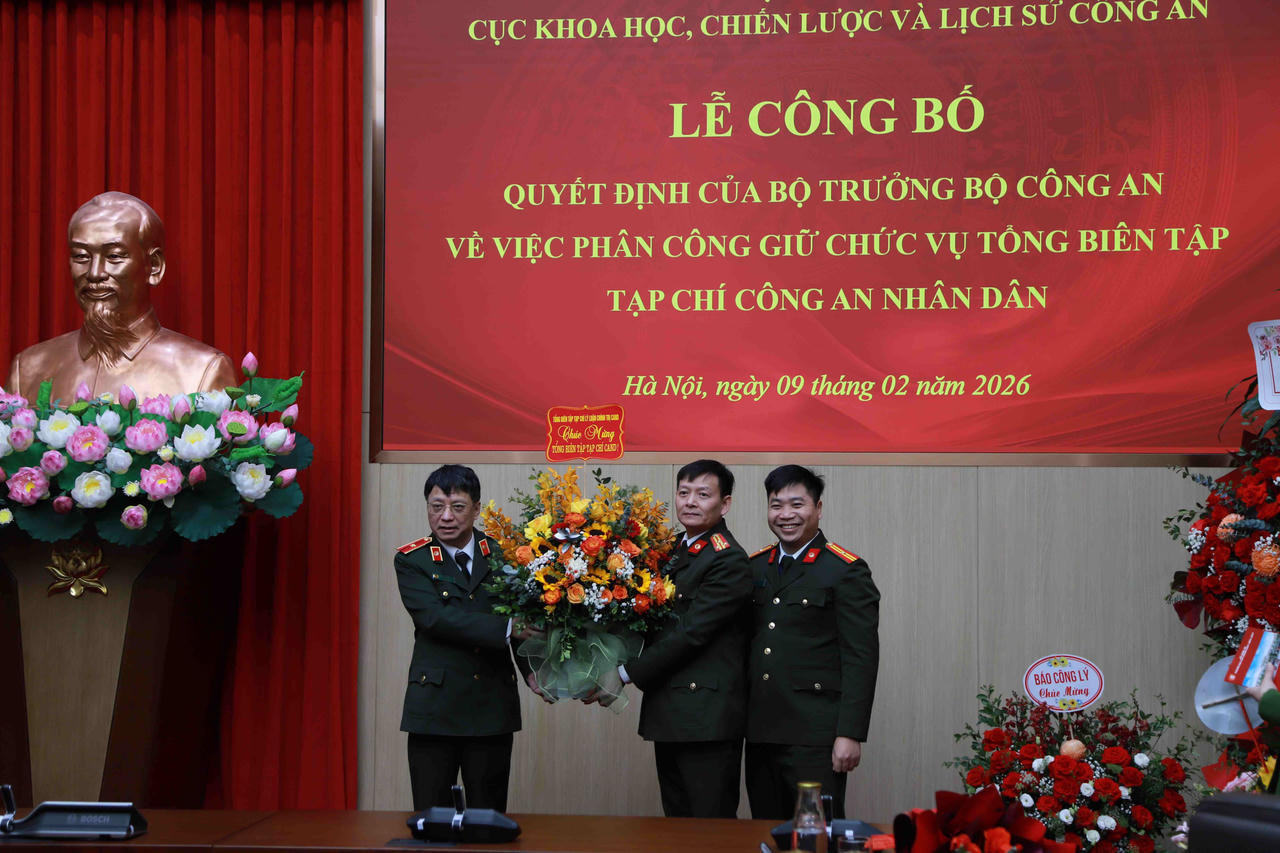 Thiếu tướng Phạm Khải được phân công kiêm nhiệm chức vụ Tổng biên tập Tạp chí CAND