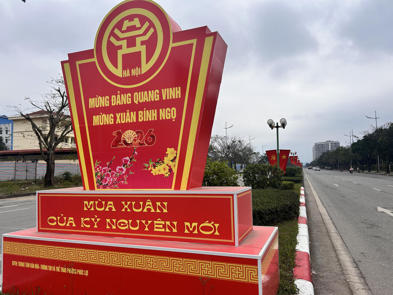 Phố phường Hà Nội rộn ràng đón Tết Nguyên đán