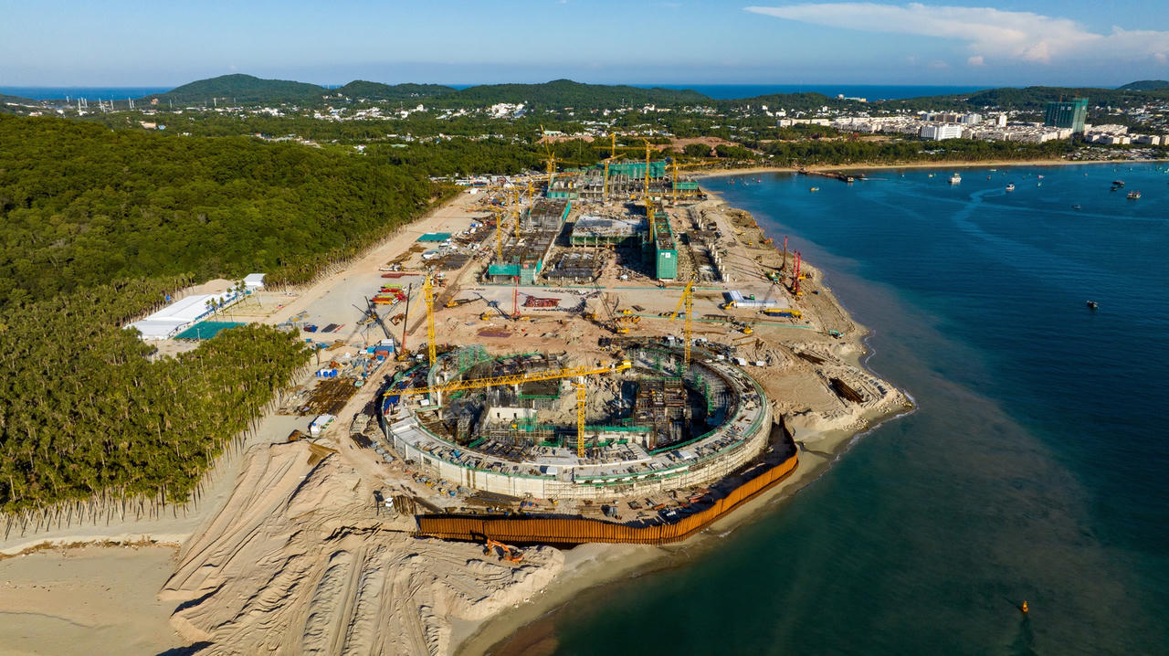 Gần 1.000 nh&acirc;n sự của c&aacute;c nh&agrave; thầu Coteccons, Đại Dũng, QH Plus, REE tiếp tục b&aacute;m trụ c&ocirc;ng trường trong những ng&agrave;y Tết