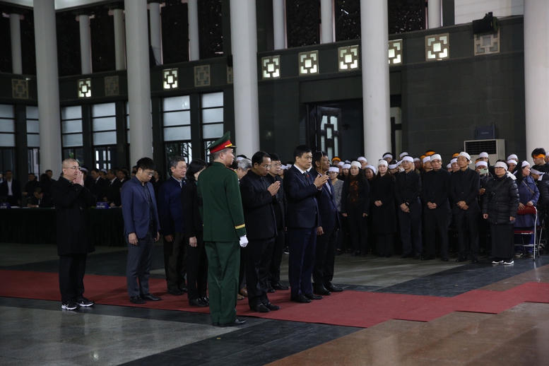 Lễ tang cấp Nh&agrave; nước nguy&ecirc;n Ph&oacute; Chủ tịch Hội đồng Bộ trưởng Đo&agrave;n Duy Th&agrave;nh- Ảnh 5.