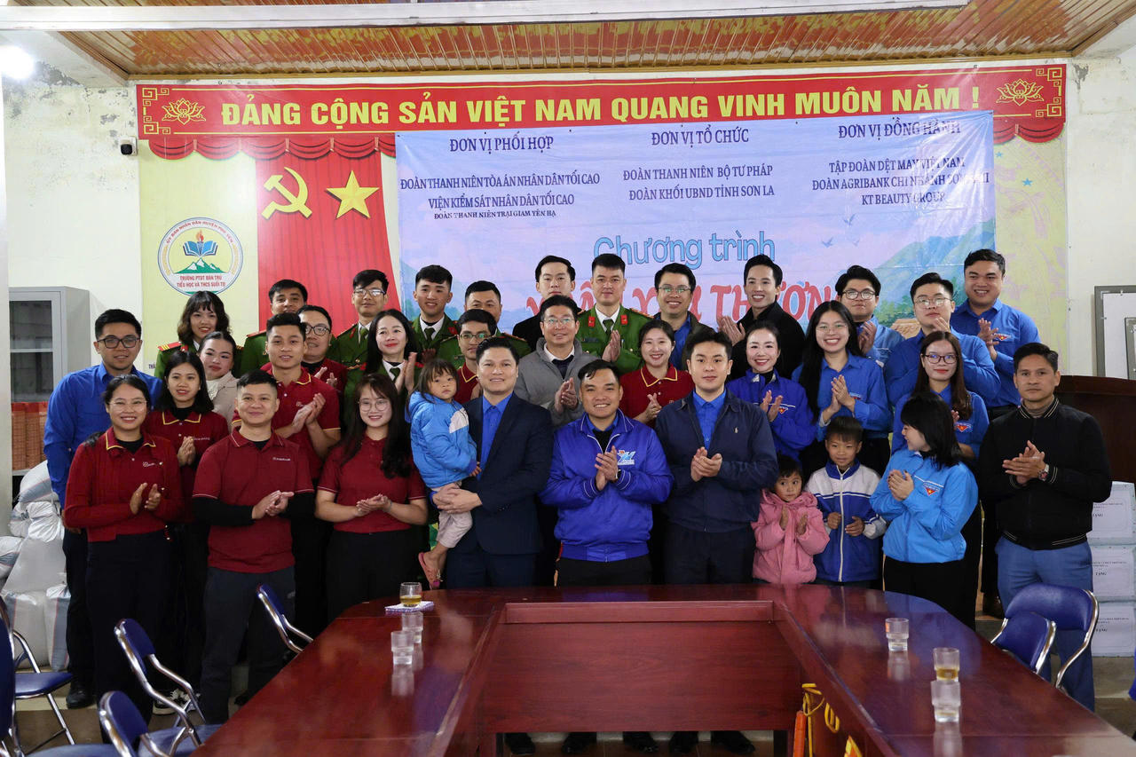 &ldquo;Xu&acirc;n y&ecirc;u thương - Tết ấm v&ugrave;ng cao&rdquo; h&agrave;nh tr&igrave;nh Tết ấm tại Suối Tọ