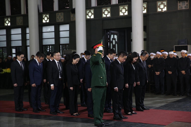 Lễ tang cấp Nh&agrave; nước nguy&ecirc;n Ph&oacute; Chủ tịch Hội đồng Bộ trưởng Đo&agrave;n Duy Th&agrave;nh- Ảnh 4.