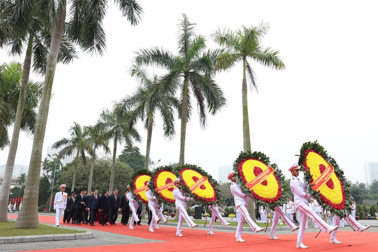 L&atilde;nh đạo Đảng, Nh&agrave; nước v&agrave;o Lăng viếng Chủ tịch Hồ Ch&iacute; Minh nh&acirc;n dịp Tết Nguy&ecirc;n đ&aacute;n B&iacute;nh Ngọ- Ảnh 5.