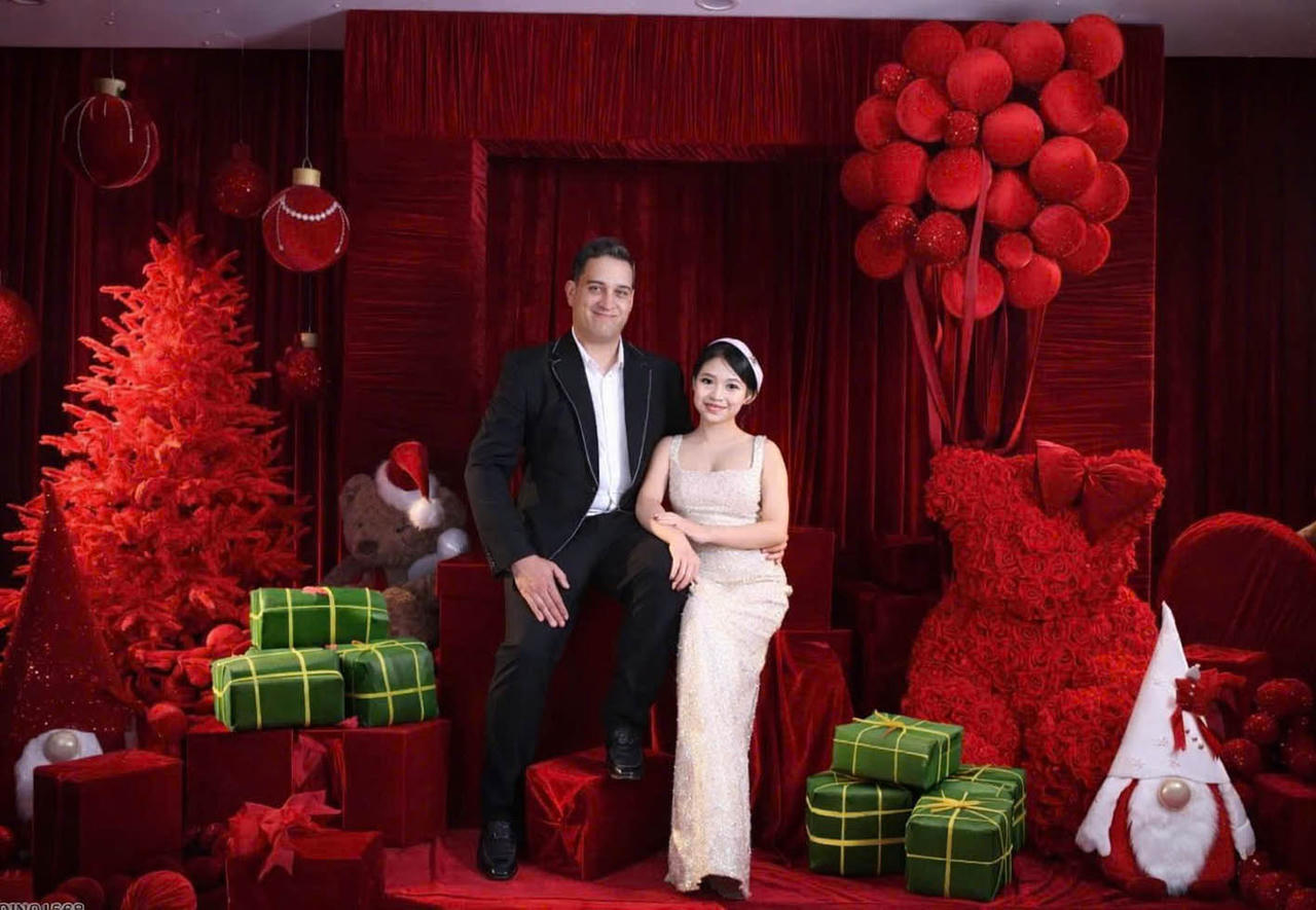 Đối với Quỳnh Anh, những m&oacute;n ăn như b&aacute;nh chưng, nem r&aacute;n, &ocirc; mai thường được c&ocirc; giới thiệu cho bạn b&egrave; quốc tế v&agrave; h&ocirc;n phu người Mỹ. (Ảnh: NVCC)