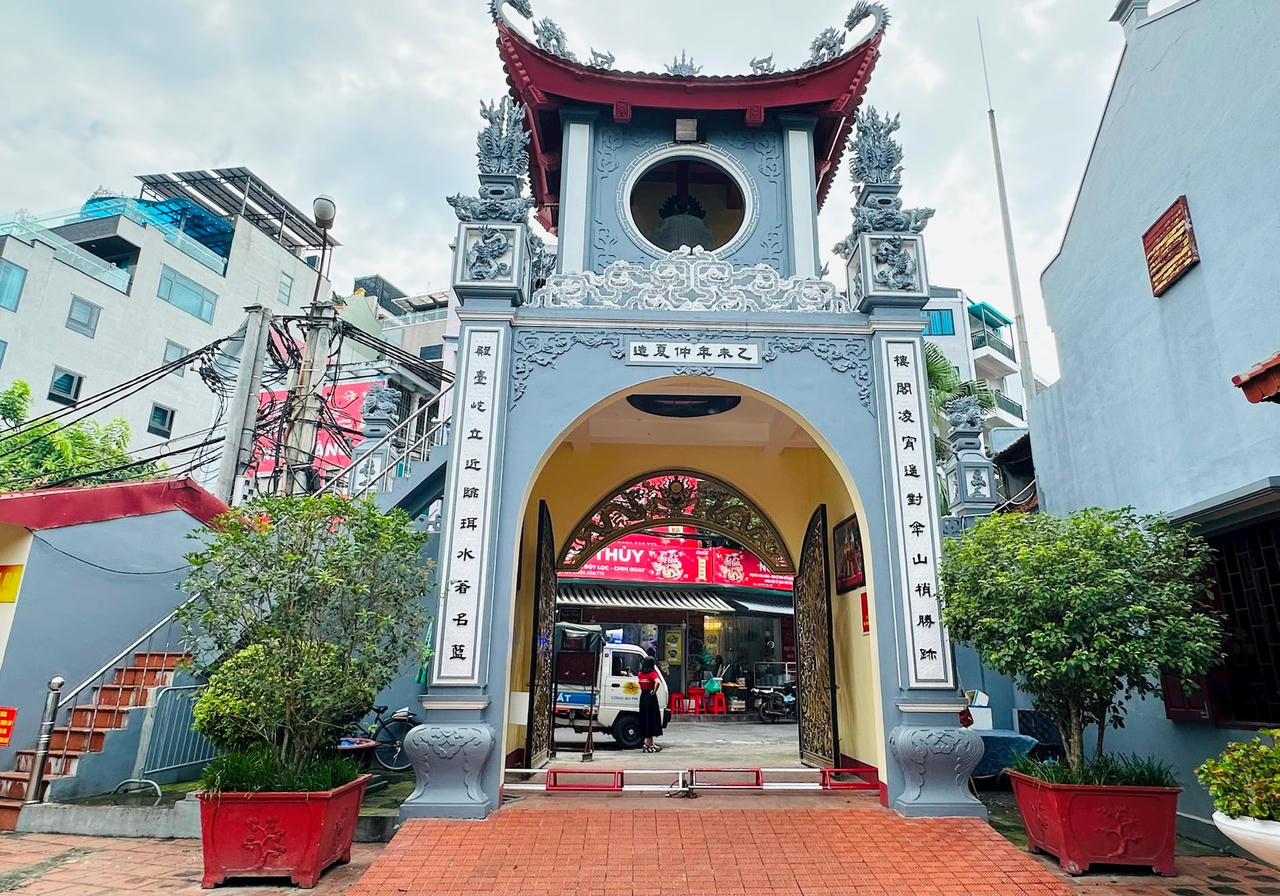 Việc đảm bảo an to&agrave;n v&agrave; tạo n&eacute;t văn h&oacute;a trong khu vực Phủ được Ban tổ chức đặt l&ecirc;n h&agrave;ng đầu (ảnh Huyền Anh).