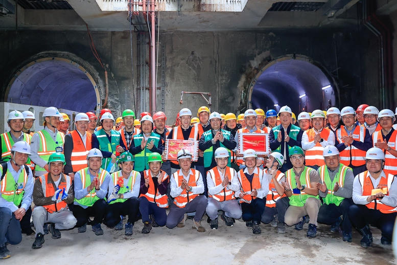 Thủ tướng: Tốc độ triển khai đường sắt đ&ocirc; thị thời gian tới phải gấp h&agrave;ng chục lần những năm qua- Ảnh 4.