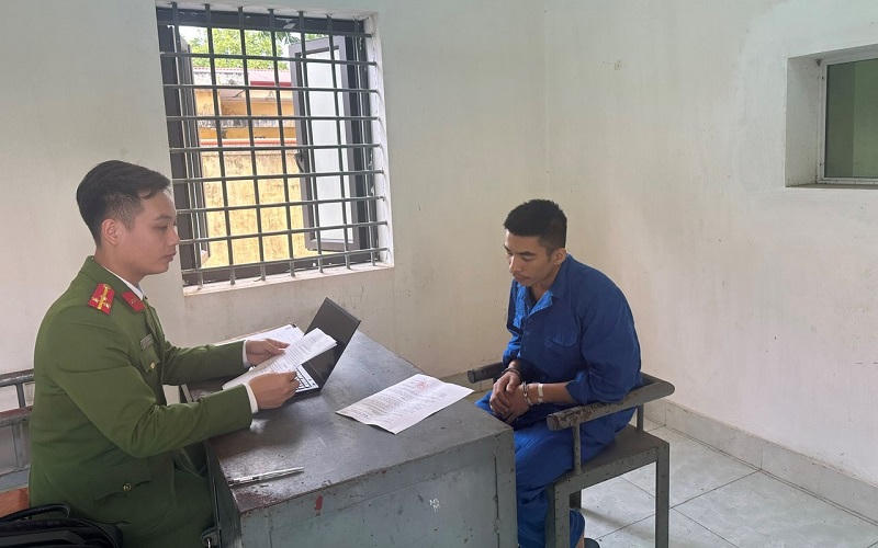Đối tượng Hiếu khai nhận tại cơ quan c&ocirc;ng an (Ảnh: CA tỉnh Ph&uacute; Thọ).