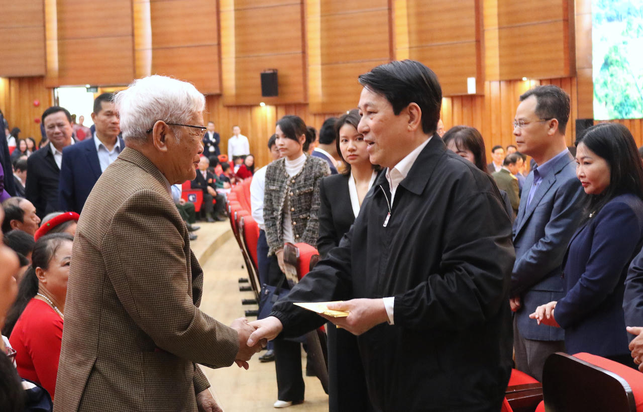 Chủ tịch nước Lương Cường thăm, ch&uacute;c mừng năm mới Đảng bộ v&agrave; nh&acirc;n d&acirc;n tỉnh L&agrave;o Cai