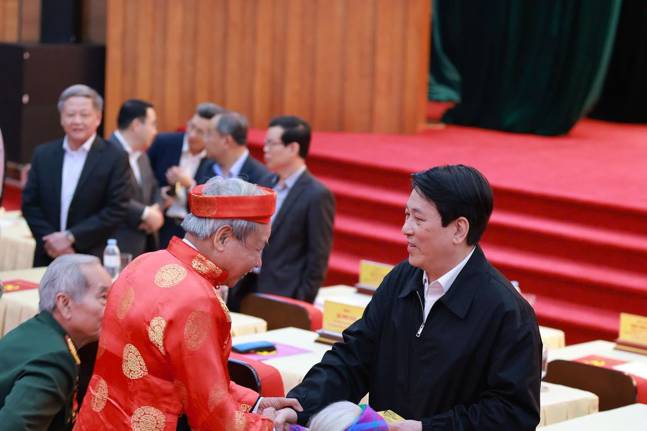 Chủ tịch nước Lương Cường thăm, ch&uacute;c mừng năm mới Đảng bộ v&agrave; nh&acirc;n d&acirc;n tỉnh L&agrave;o Cai