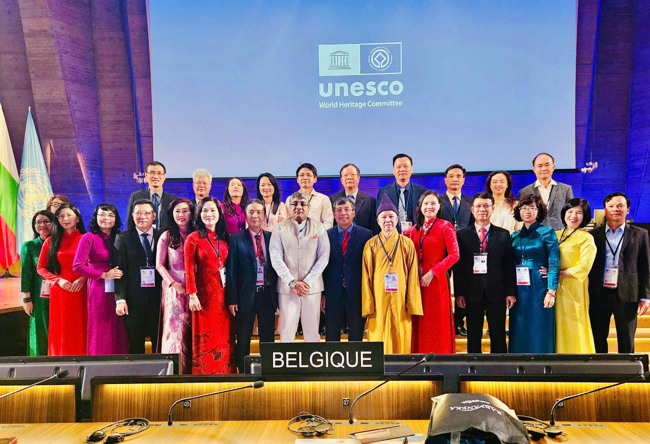 Đo&agrave;n Việt Nam tham gia Kỳ họp lần thứ 47 của Ủy ban Di sản Thế giới tại Trụ sở UNESCO, Cộng h&ograve;a Ph&aacute;p.