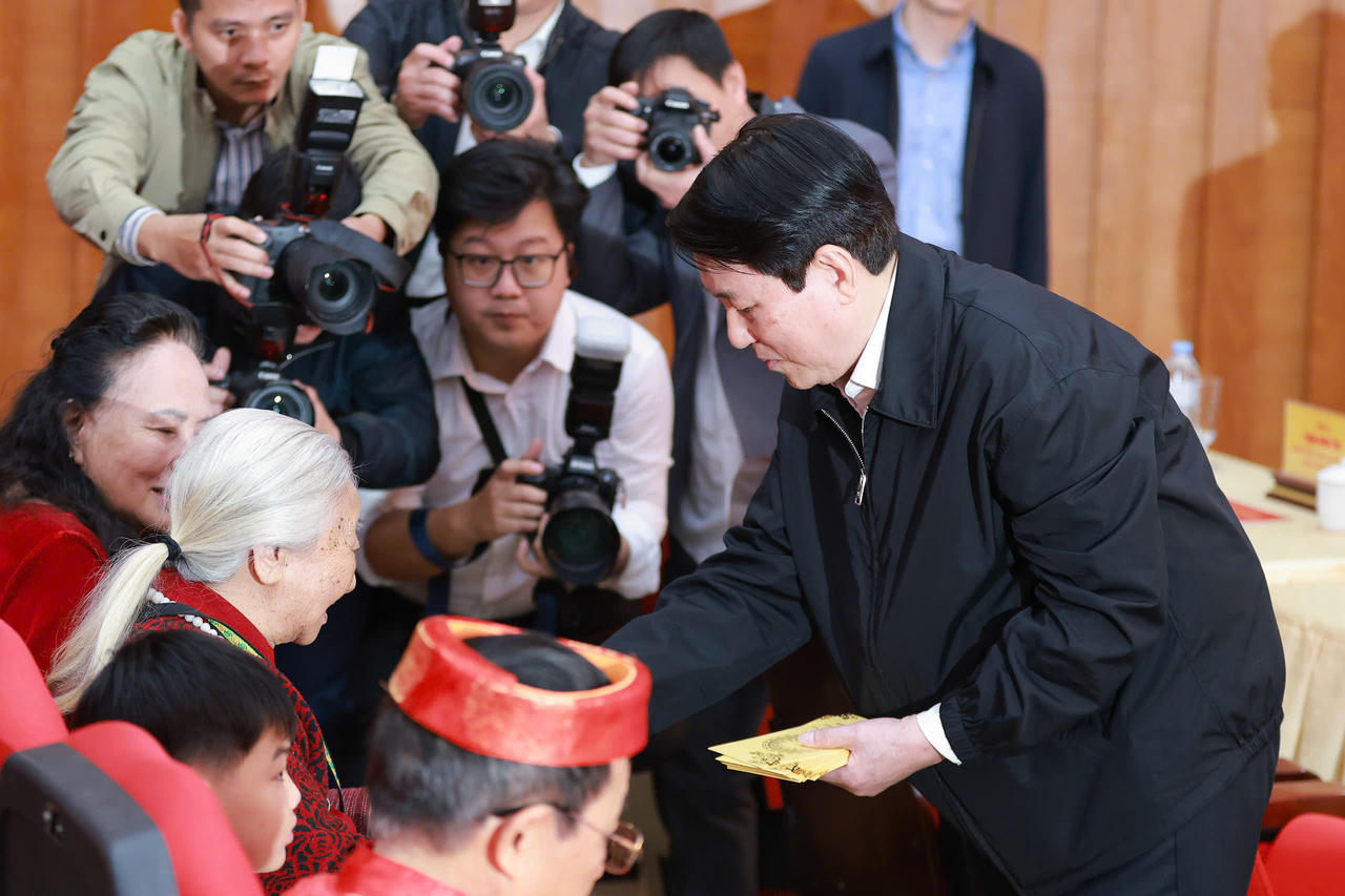 Chủ tịch nước Lương Cường thăm, ch&uacute;c mừng năm mới Đảng bộ v&agrave; nh&acirc;n d&acirc;n tỉnh L&agrave;o Cai