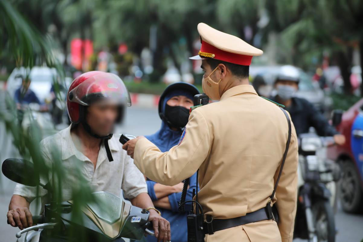 Việc kiểm so&aacute;t nồng độ cồn sẽ được lực lượng CSGT duy tr&igrave; thường xuy&ecirc;n, trong c&aacute;c khung giờ.