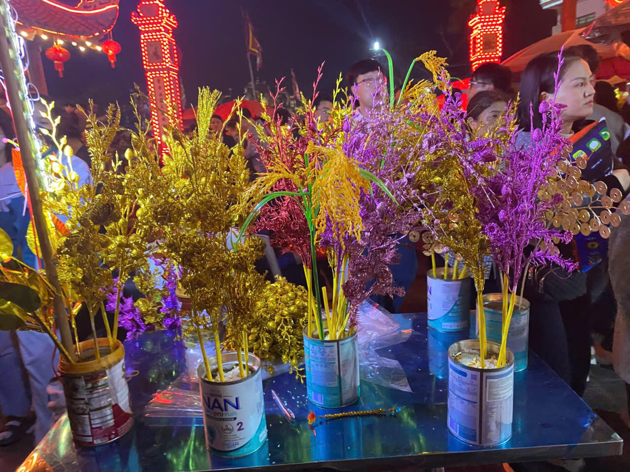 C&agrave;nh lộc đa dạng về m&agrave;u sắc, chủng loại.