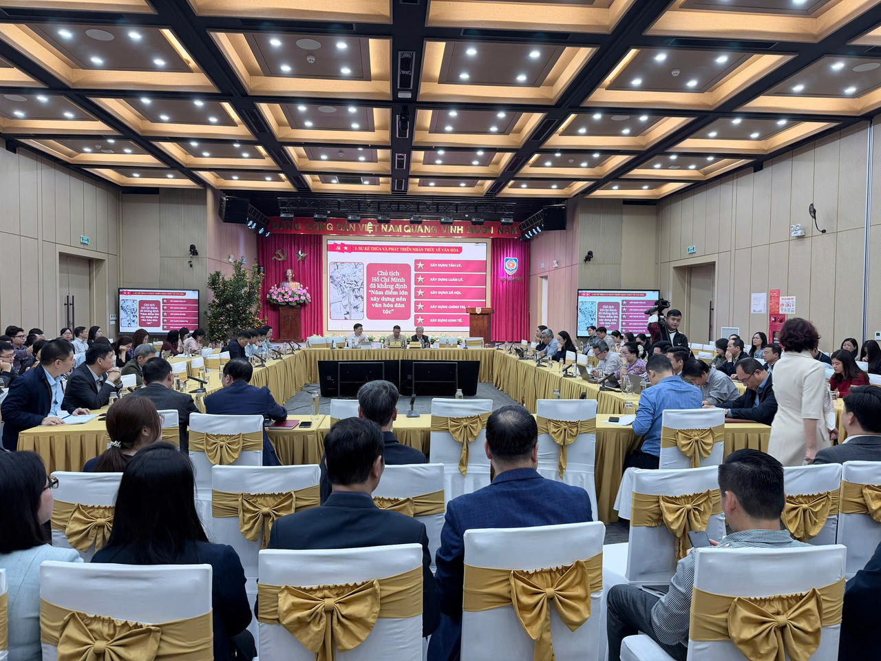 C&aacute;c đại biểu dự Hội nghị tại điểm cầu Bộ Tư ph&aacute;p. Ảnh: P. Mai