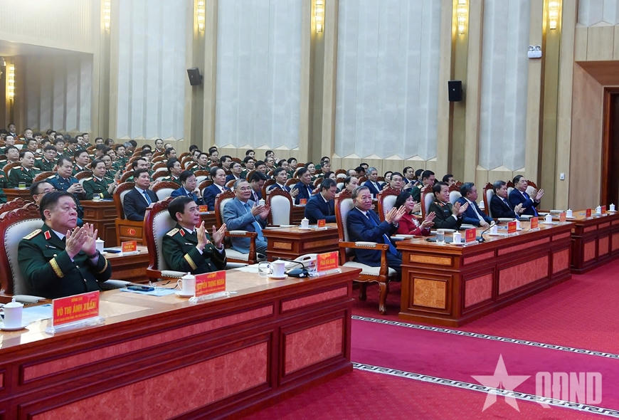 C&aacute;c đại biểu tham dự buổi lễ.