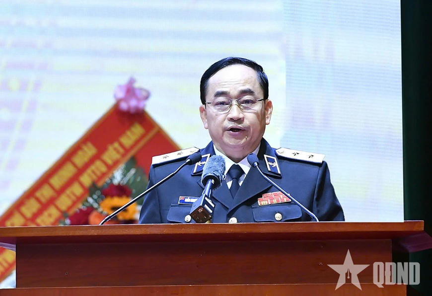 Ph&oacute; đ&ocirc; đốc Trần Thanh Nghi&ecirc;m, Ủy vi&ecirc;n Trung ương Đảng, Tư lệnh Hải qu&acirc;n ph&aacute;t biểu tại buổi lễ.