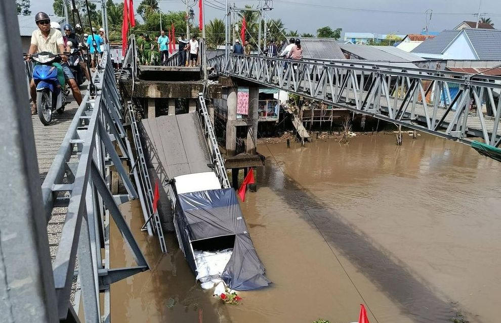 Hiện trường vụ sập cầu