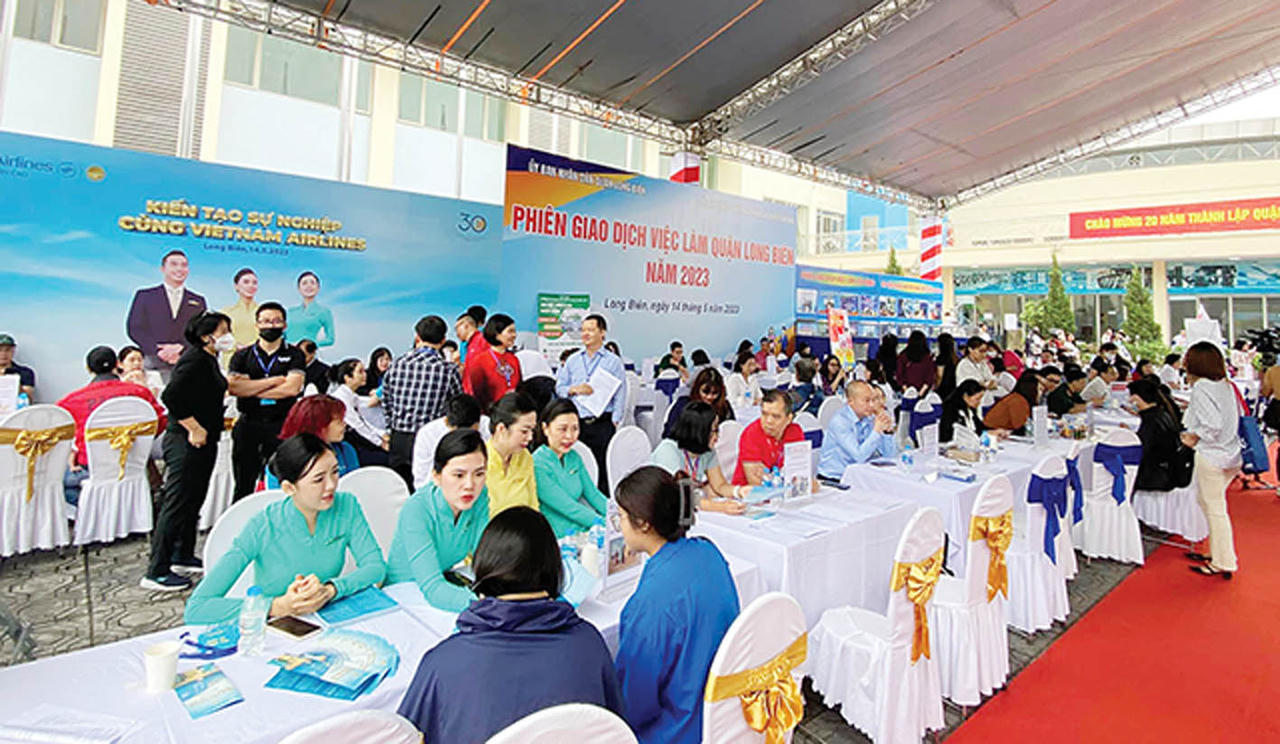 Thị trường lao động việc làm sau Tết: Người lao động cần 'vượt qua chính mình'