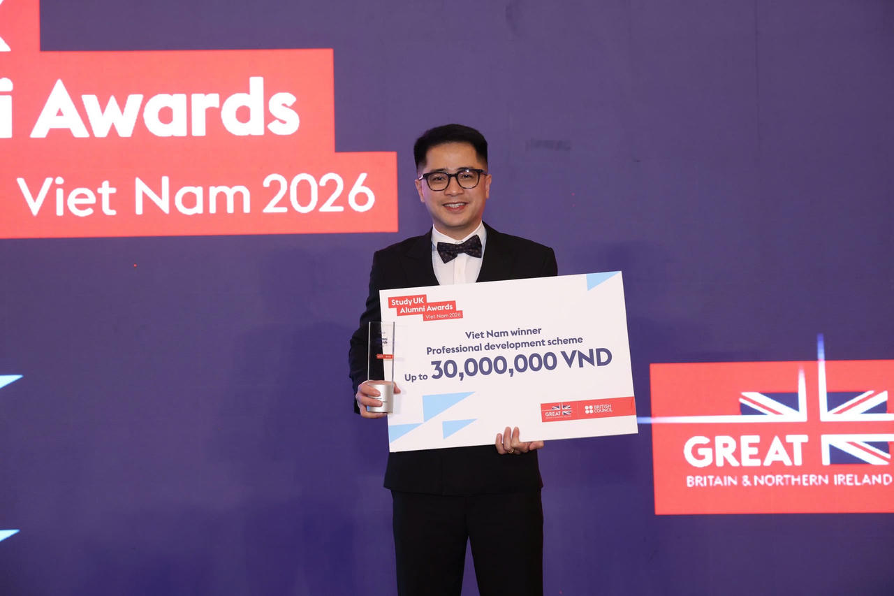 Qu&aacute;n qu&acirc;n hạng mục Kinh doanh v&agrave; Đổi mới L&ecirc; Xu&acirc;n Khoa được vinh danh tại Lễ trao giải.&nbsp;