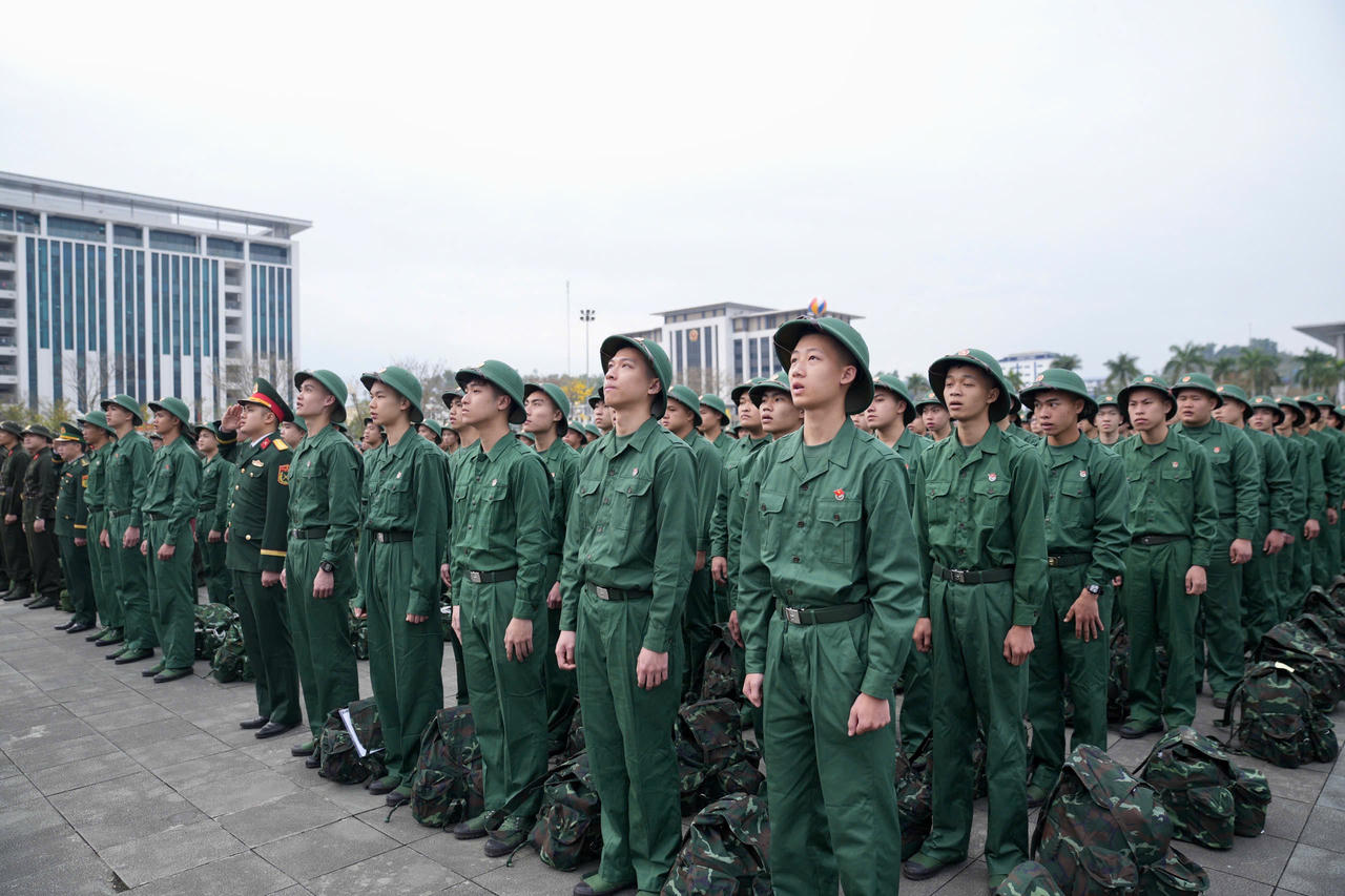 C&aacute;c t&acirc;n binh tại buổi lễ. (Ảnh: PV)