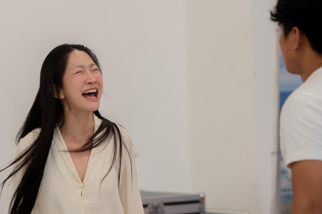 Quyền Linh thị phạm cho diễn viên trẻ