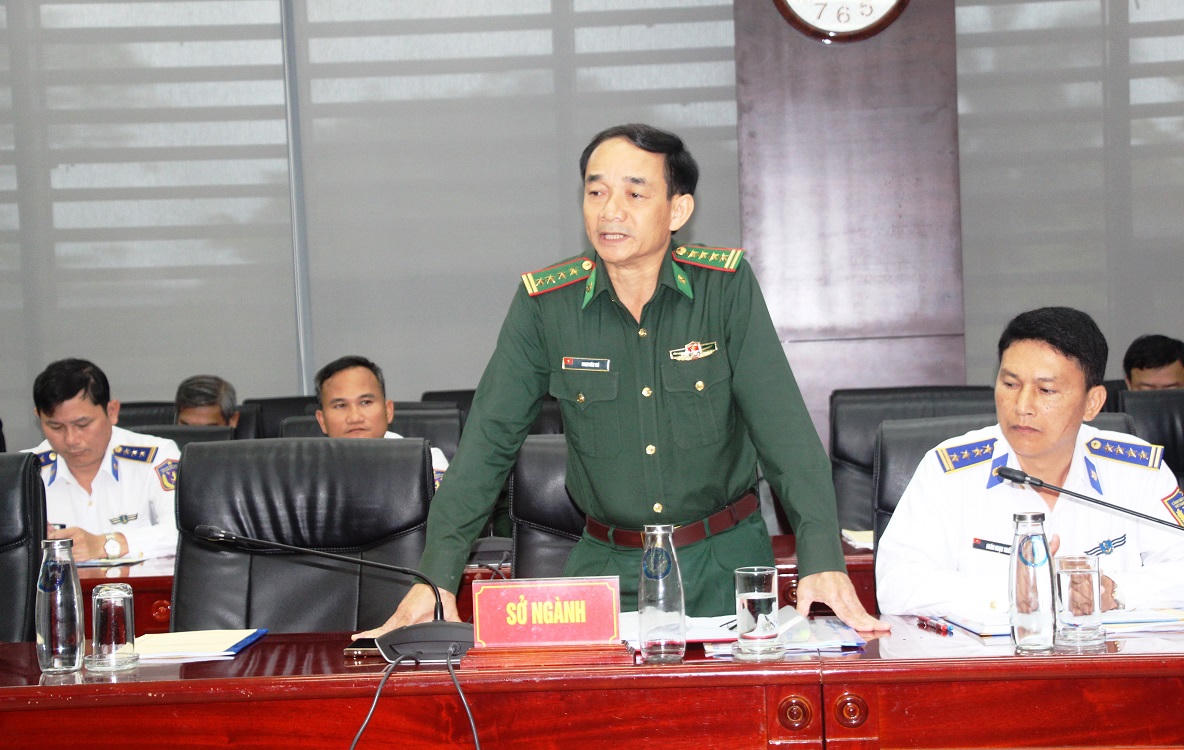 Đại t&aacute; Phan Văn Th&iacute;, Ph&oacute; Chỉ huy trưởng Bộ đội Bi&ecirc;n ph&ograve;ng TP Đ&agrave; Nẵng b&aacute;o c&aacute;o tại buổi l&agrave;m việc.&nbsp;