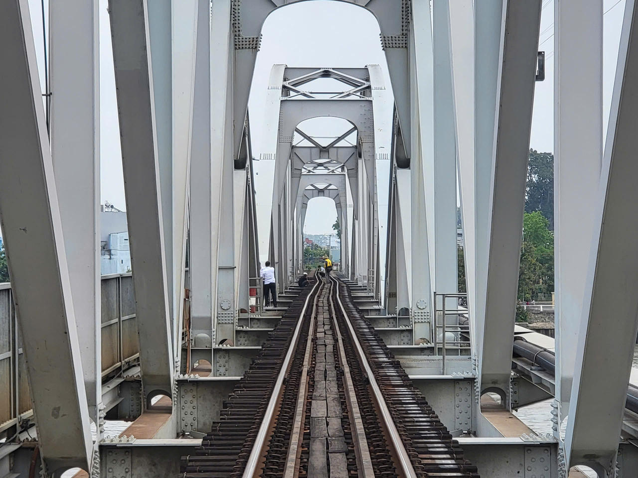 Hiện nguy&ecirc;n nh&acirc;n vụ va chạm đang được c&aacute;c cơ quan chức năng tiếp tục x&aacute;c minh, l&agrave;m r&otilde;.