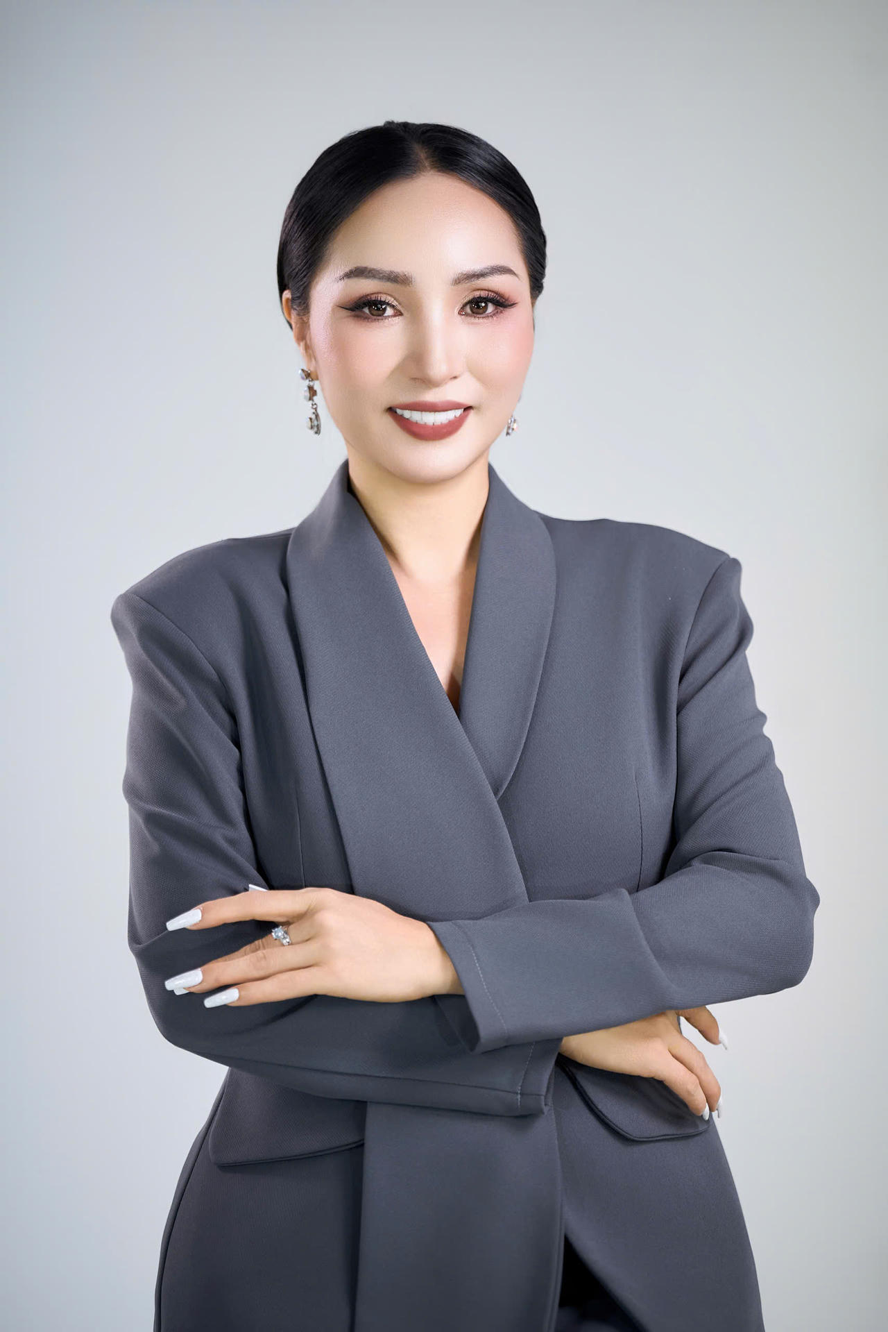 Chuy&ecirc;n gia phong th&aacute;i Ch&acirc;u Loan.