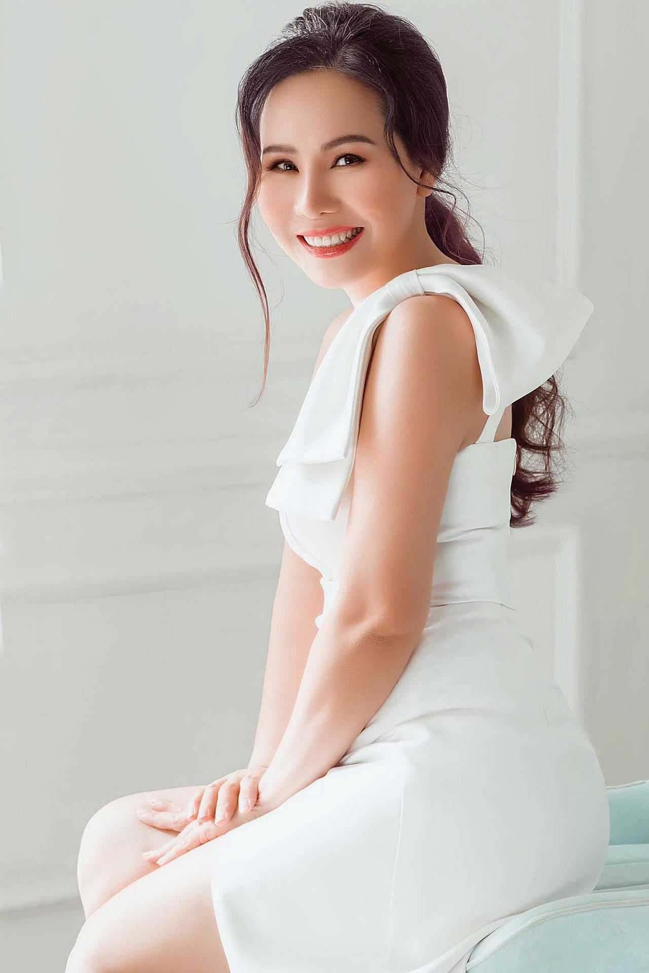 Doanh nh&acirc;n Ng&ocirc; Thị Kim Chi &ndash; CEO C&ocirc;ng ty TNHH TMDV sản xuất thực phẩm sạch Miền Nam, người s&aacute;ng lập thương hiệu Queen Coffee.