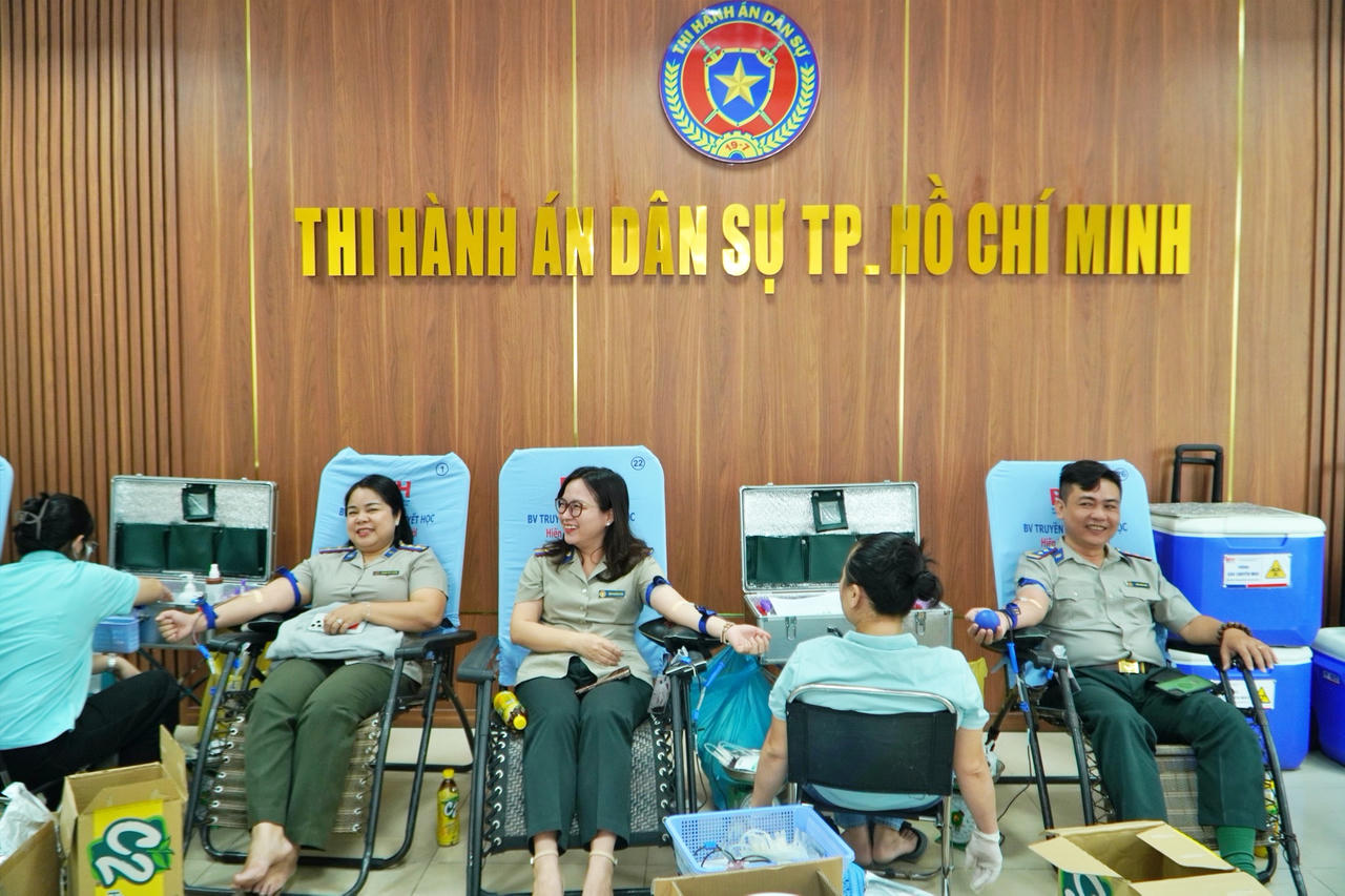 Hơn 150 cán bộ, công chức Thi hành án dân sự TP HCM tham gia Ngày hội hiến máu “Lửa hồng yêu thương”